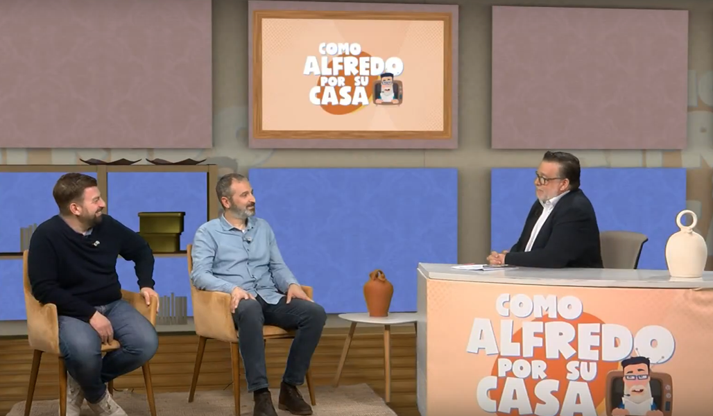Una década de Workspace Coworking Almería en la TV Luis Roca y Roberto Gonzalo, invitados en el programa "Como Alfredo por su casa", conversando con el presentador Alfredo Casas sobre los 10 años de Workspace Coworking Almería, su impacto en la comunidad emprendedora y el evento especial de aniversario.