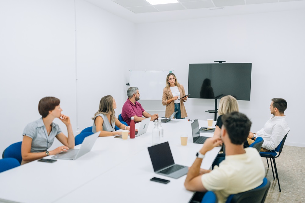 ¿Buscas alquiler de salas en Almería? Esto es lo que debes saber - Descubre todo lo que necesitas saber sobre el alquiler de salas en Almería. Reserva espacios profesionales y flexibles en Workspace Coworking.