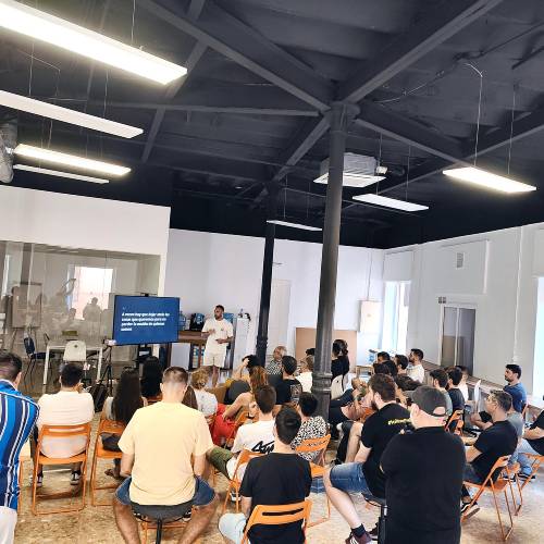 Sala Open, sala diáfana para eventos, charlas y formaciones en Almería