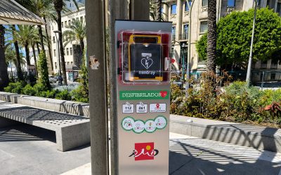 Desfibriladores en la calle: una gran noticia… y una pregunta necesaria